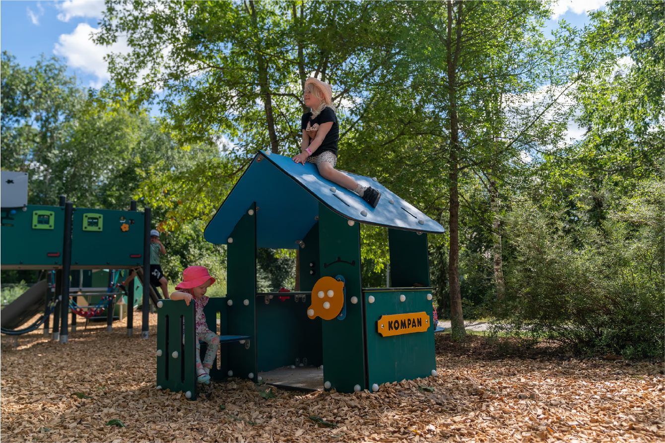Casita de Juego, GreenLine BASIC752