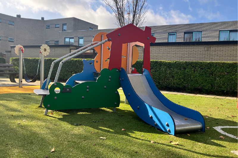 Castillo Toddlers con rampa de escalada MSC5422