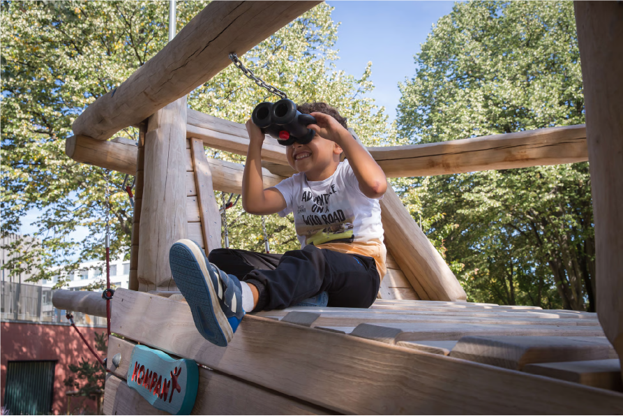 Barco explorador grande NRO546